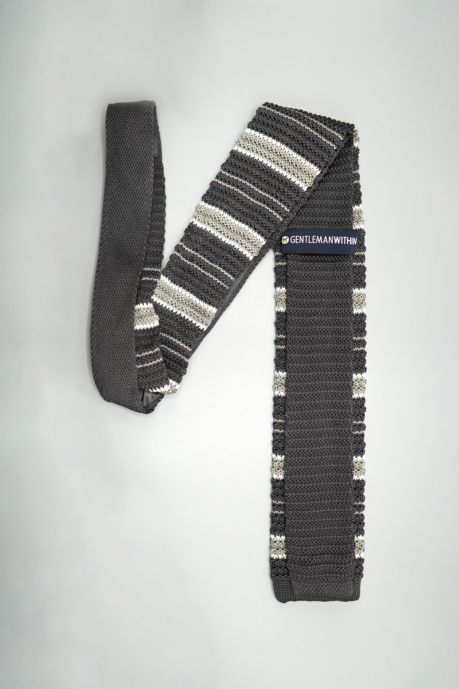 the melbourne knit tie folded